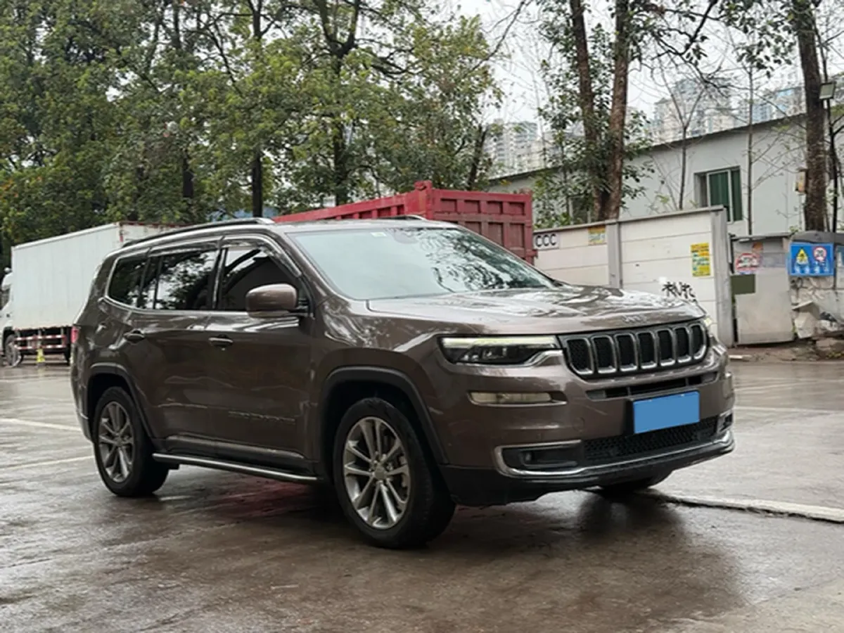 2018 Jeep Grand Commander 2.0T 265HP L4 9AT,autocango,china used car exporter,china ev exporter,chinese used car exporter,chinese used ev exporter