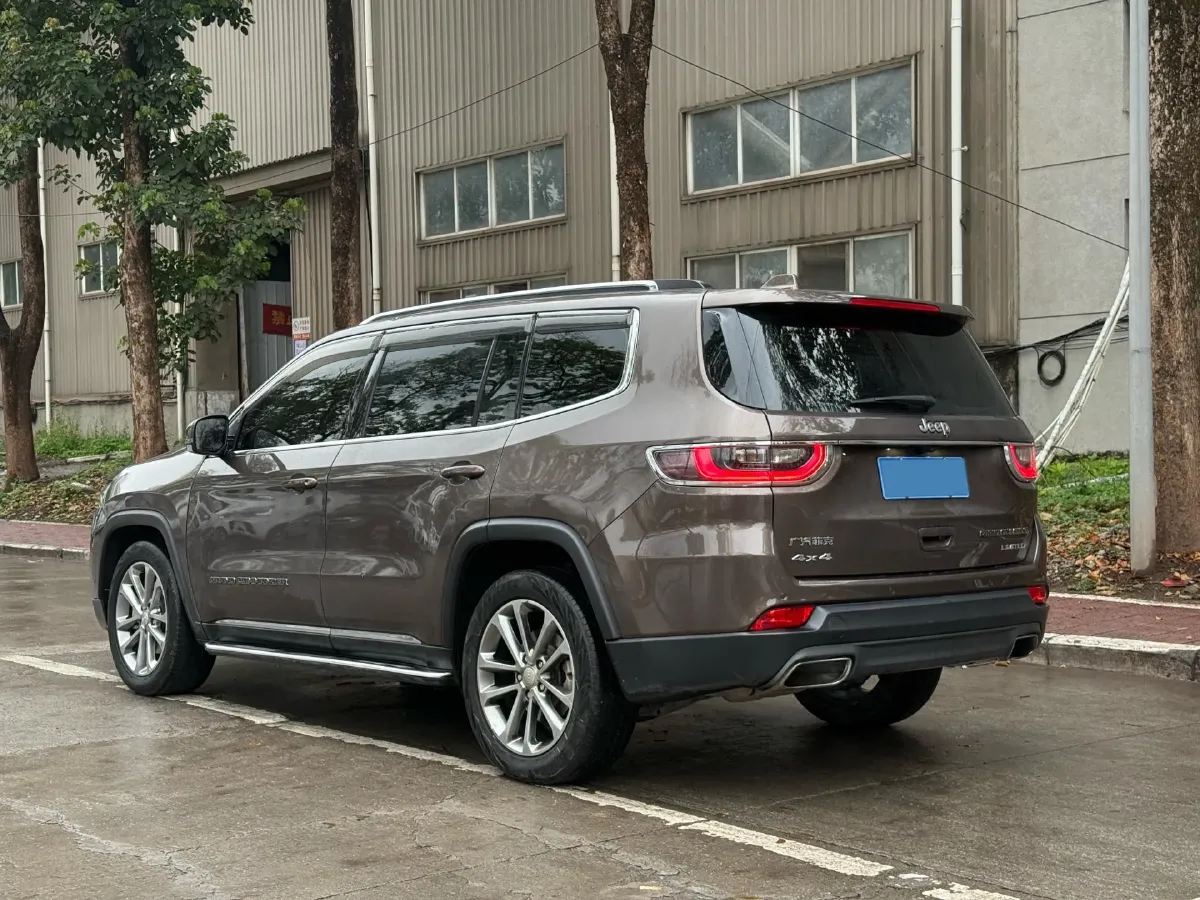 2018 Jeep Grand Commander 2.0T 265HP L4 9AT,autocango,china used car exporter,china ev exporter,chinese used car exporter,chinese used ev exporter