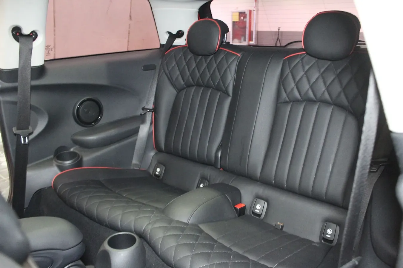 2018 MINI MINI 1.5T 136HP L3 6AT,autocango,china used car exporter,china ev exporter,chinese used car exporter,chinese used ev exporter