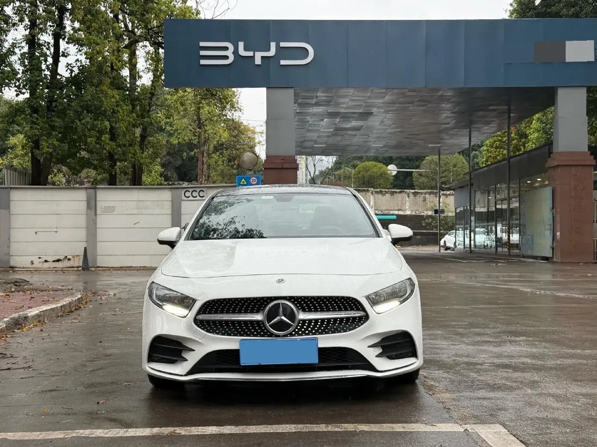 2021 Mercedes-Benz A Class 1.3T 136HP L4 7DCT,autocango,china used car exporter,china ev exporter,chinese used car exporter,chinese used ev exporter