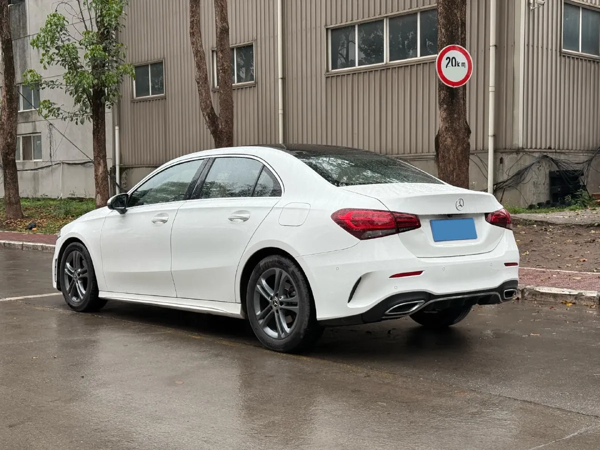 2021 Mercedes-Benz A Class 1.3T 136HP L4 7DCT,autocango,china used car exporter,china ev exporter,chinese used car exporter,chinese used ev exporter