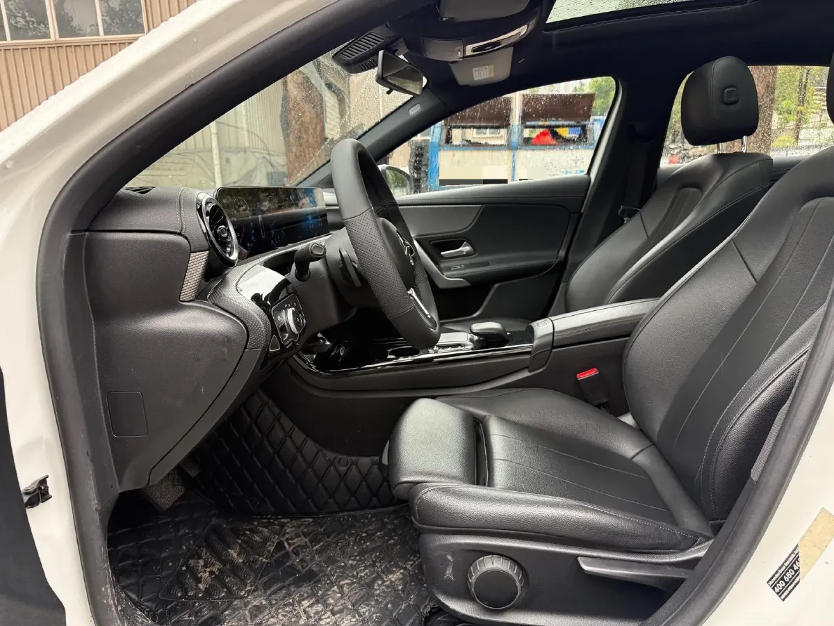 2021 Mercedes-Benz A Class 1.3T 136HP L4 7DCT,autocango,china used car exporter,china ev exporter,chinese used car exporter,chinese used ev exporter