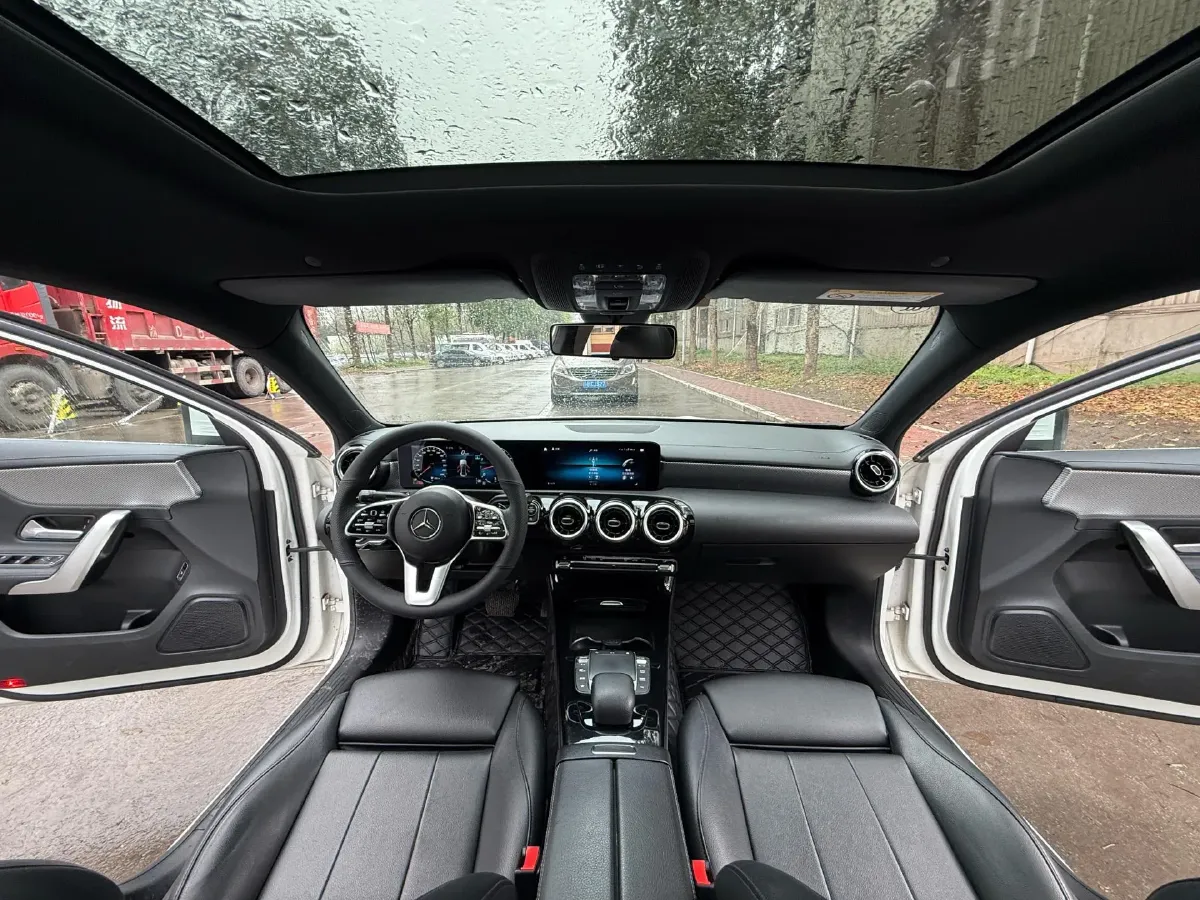 2021 Mercedes-Benz A Class 1.3T 136HP L4 7DCT,autocango,china used car exporter,china ev exporter,chinese used car exporter,chinese used ev exporter