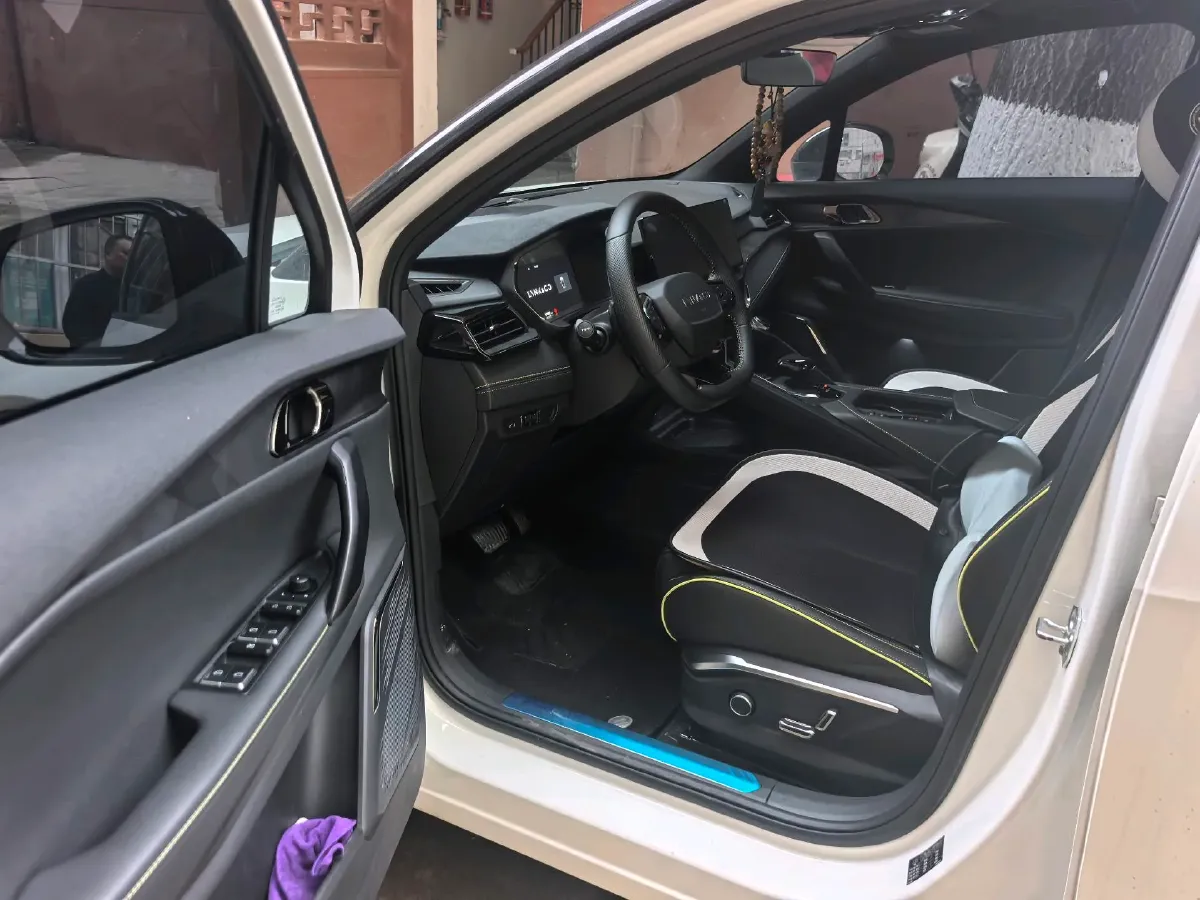 2023 LYNK&CO 06 1.5T 181HP L4 7DCT,autocango,china used car exporter,china ev exporter,chinese used car exporter,chinese used ev exporter