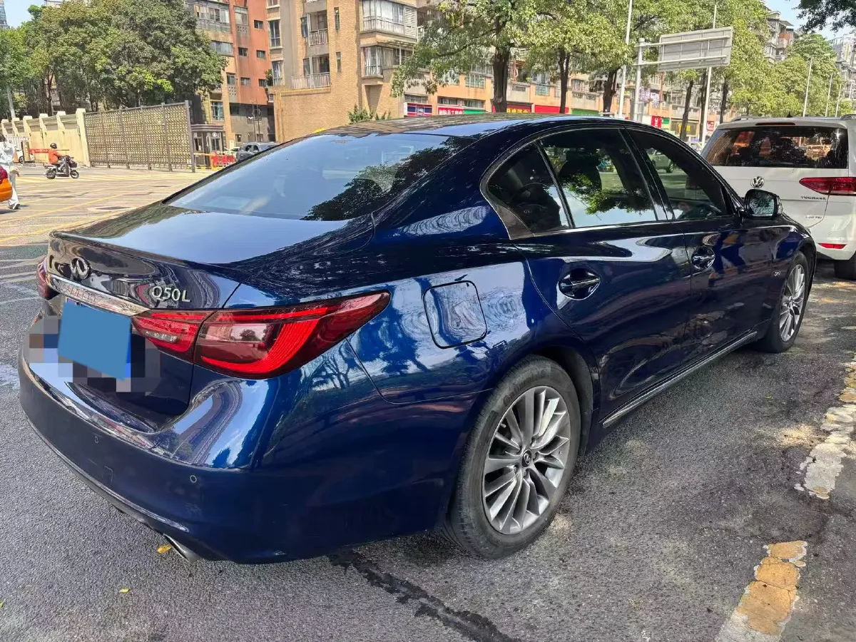 2018 Jeep Grand Commander 2.0T 265HP L4 9AT,autocango,china used car exporter,china ev exporter,chinese used car exporter,chinese used ev exporter