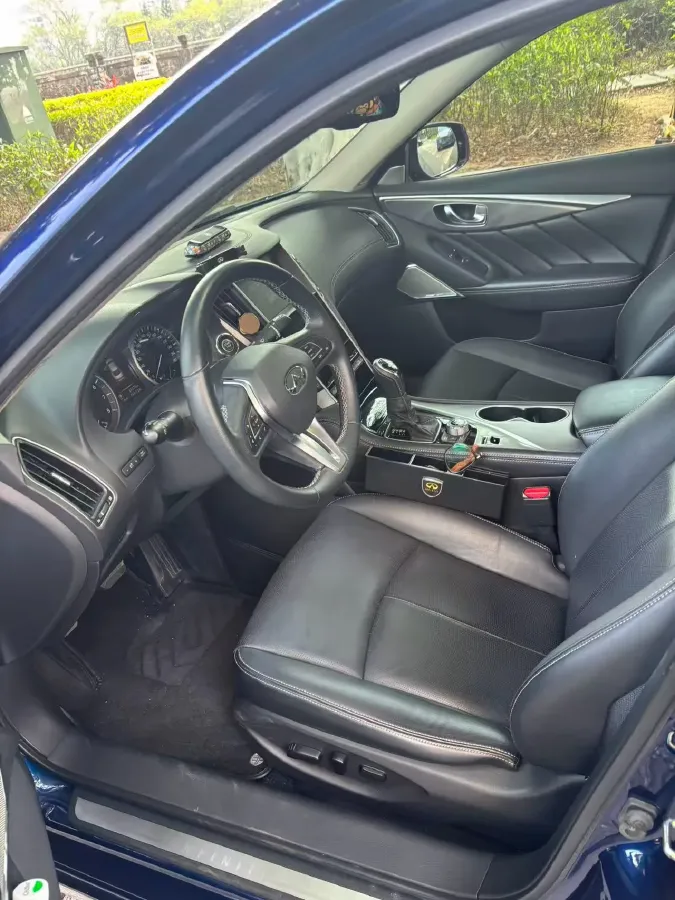 2018 Jeep Grand Commander 2.0T 265HP L4 9AT,autocango,china used car exporter,china ev exporter,chinese used car exporter,chinese used ev exporter