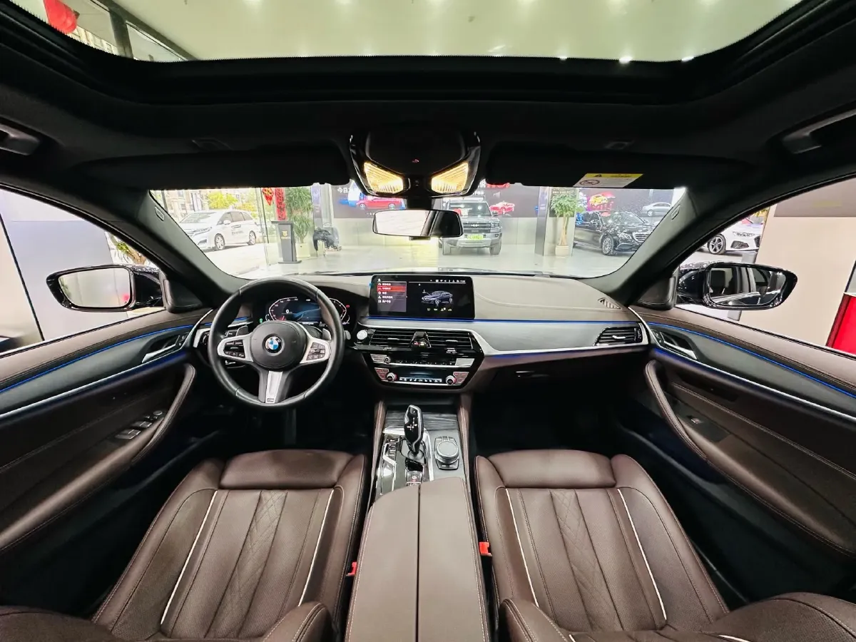 2021 BMW 5 Series 2.0T 252HP L4 8AT,autocango,china used car exporter,china ev exporter,chinese used car exporter,chinese used ev exporter