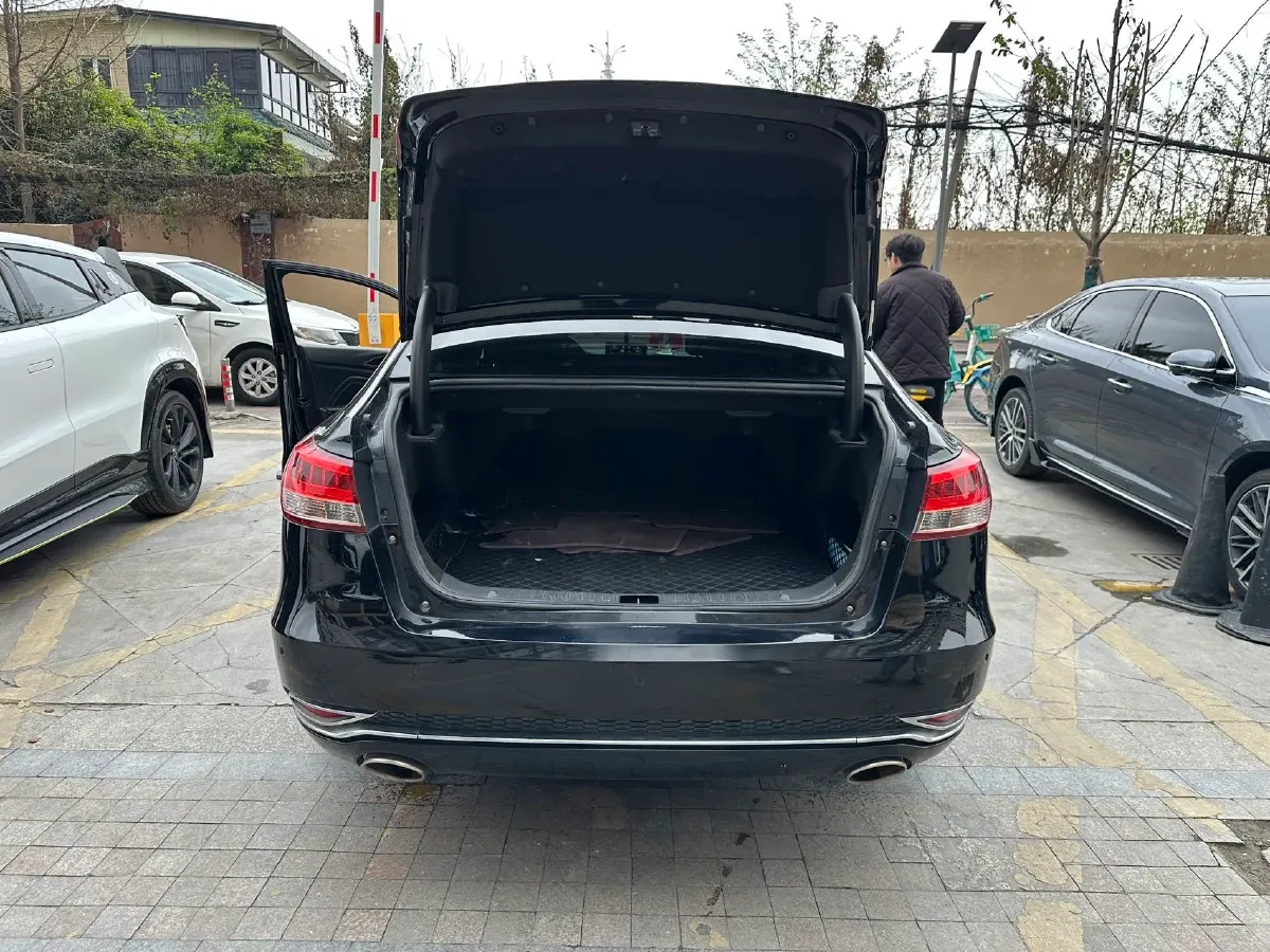 2016 Zotye Z700 1.8T 177HP L4 6DCT,autocango,china used car exporter,china ev exporter,chinese used car exporter,chinese used ev exporter