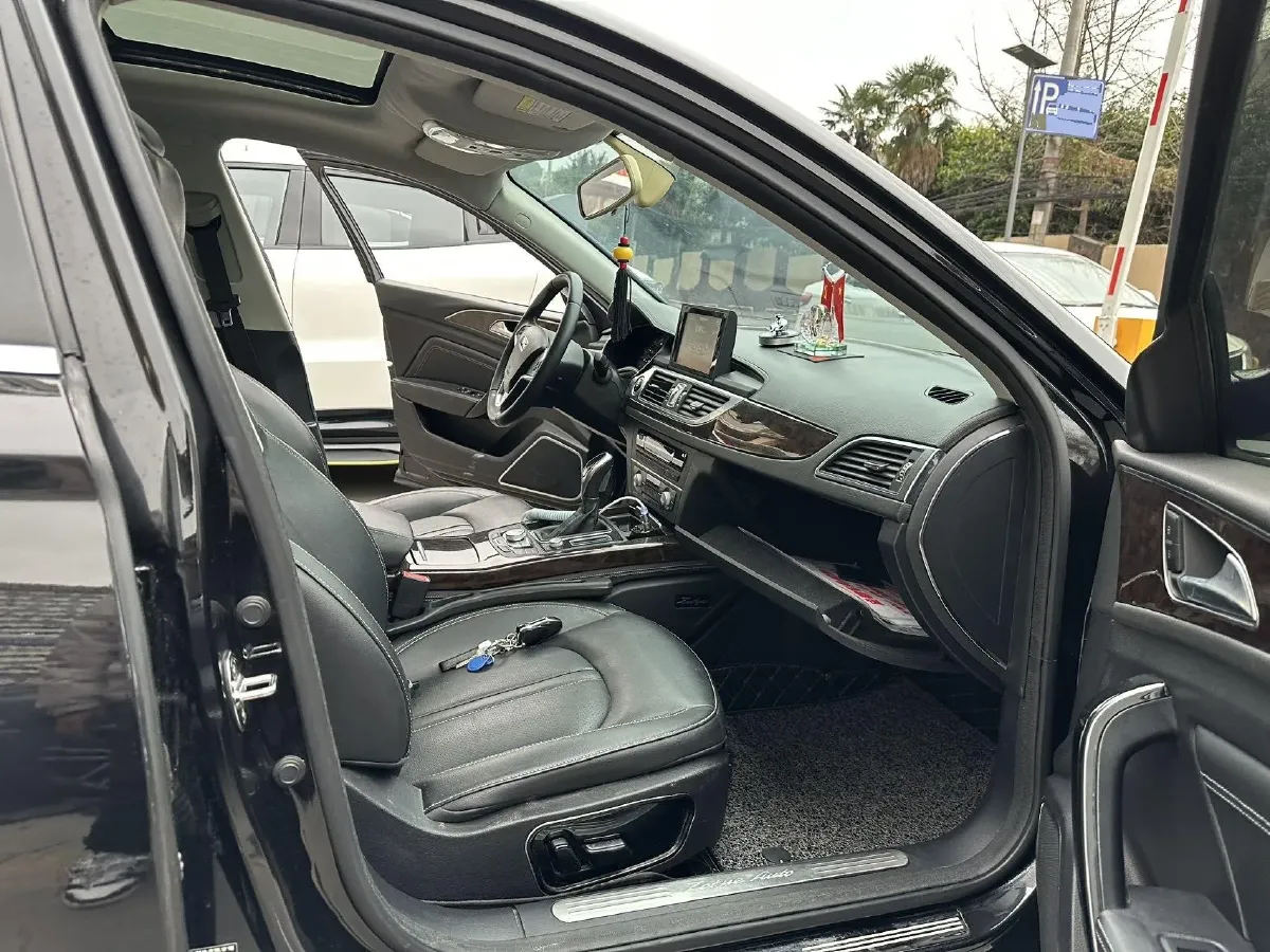 2016 Zotye Z700 1.8T 177HP L4 6DCT,autocango,china used car exporter,china ev exporter,chinese used car exporter,chinese used ev exporter