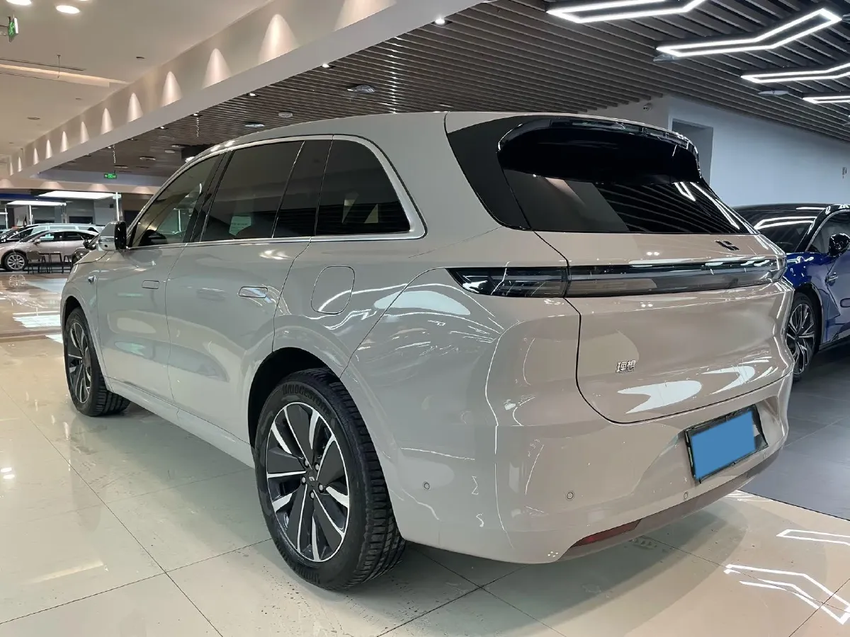 2025 Li L6 Range Extended 154HP L4 REEV,autocango,china used car exporter,china ev exporter,chinese used car exporter,chinese used ev exporter