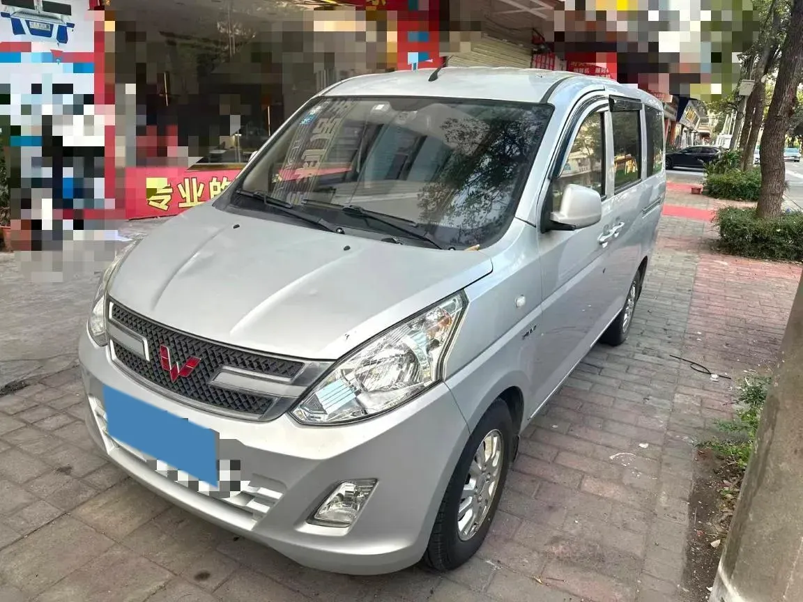 2016 WuLing RongGuang V 1.5L 112HP L4 5MT,autocango,china used car exporter,china ev exporter,chinese used car exporter,chinese used ev exporter