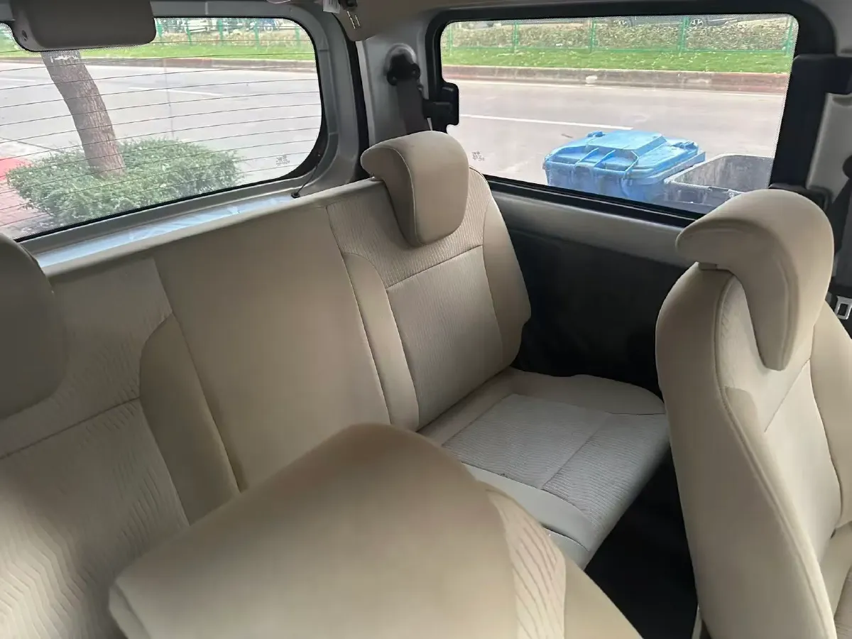 2016 WuLing RongGuang V 1.5L 112HP L4 5MT,autocango,china used car exporter,china ev exporter,chinese used car exporter,chinese used ev exporter