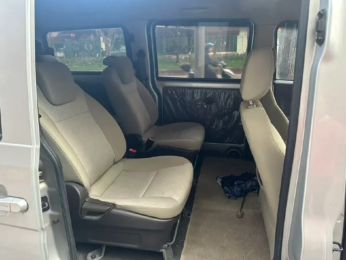 2016 WuLing RongGuang V 1.5L 112HP L4 5MT,autocango,china used car exporter,china ev exporter,chinese used car exporter,chinese used ev exporter