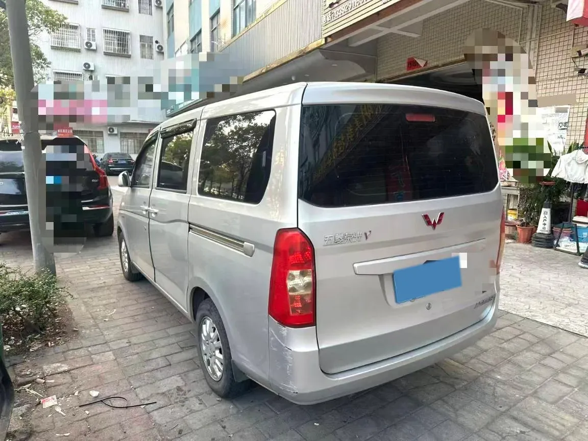 2016 WuLing RongGuang V 1.5L 112HP L4 5MT,autocango,china used car exporter,china ev exporter,chinese used car exporter,chinese used ev exporter