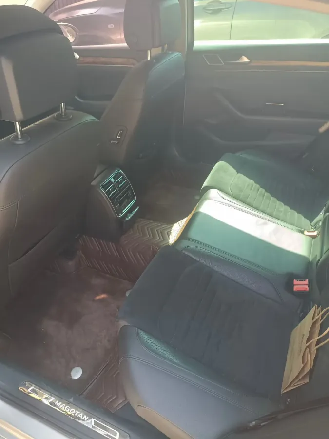 2017 Volkswagen Magotan 1.8T 180HP L4 7DCT,autocango,china used car exporter,china ev exporter,chinese used car exporter,chinese used ev exporter