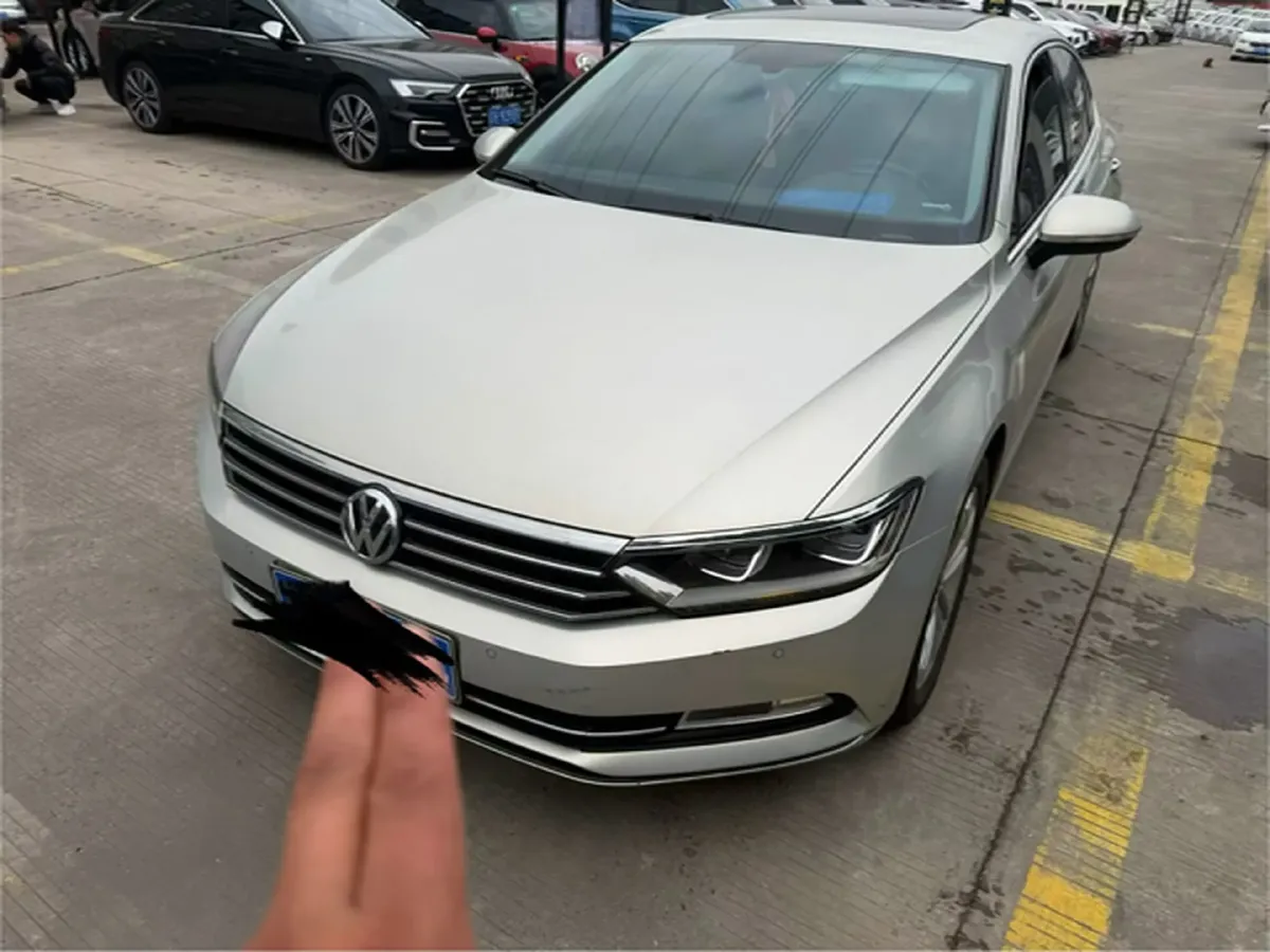 2017 Volkswagen Magotan 1.8T 180HP L4 7DCT,autocango,china used car exporter,china ev exporter,chinese used car exporter,chinese used ev exporter