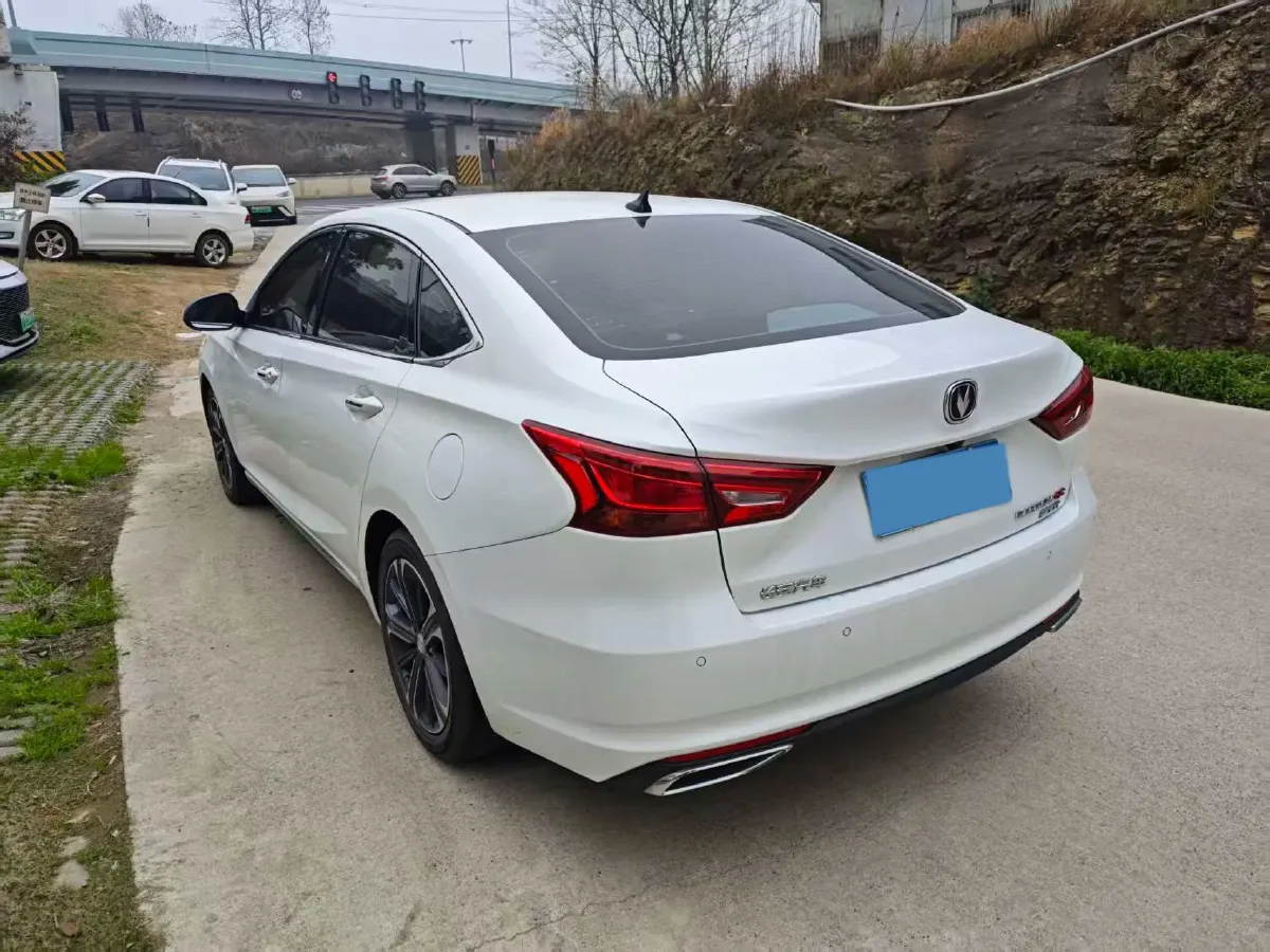 2022 ChangAn Raeton CC 1.5T 188HP L4 7DCT,autocango,china used car exporter,china ev exporter,chinese used car exporter,chinese used ev exporter