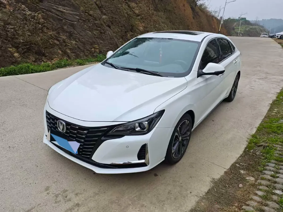 2022 ChangAn Raeton CC 1.5T 188HP L4 7DCT,autocango,china used car exporter,china ev exporter,chinese used car exporter,chinese used ev exporter