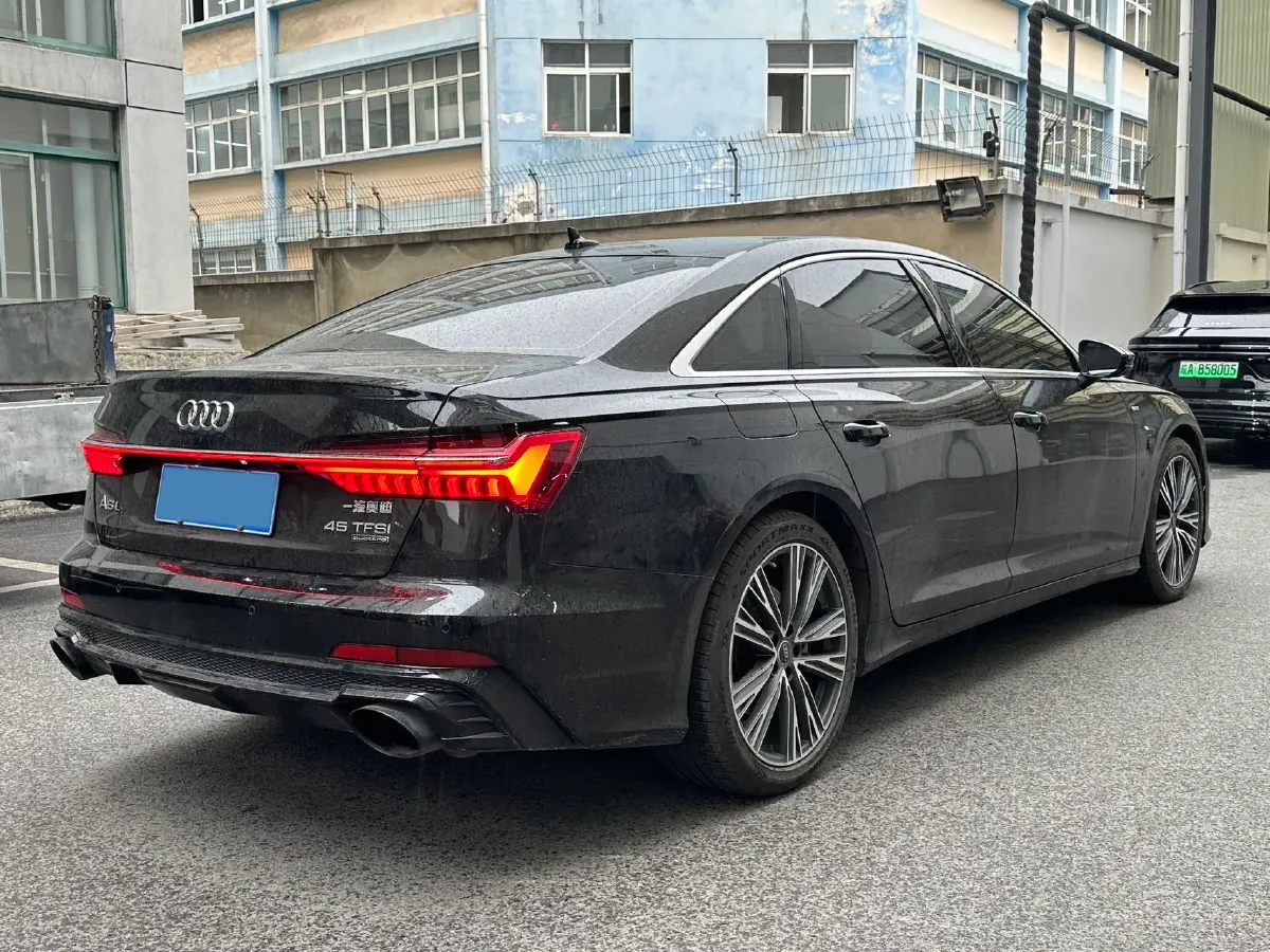 2022 Audi A6L 2.0T 190HP L4 7DCT,autocango,china used car exporter,china ev exporter,chinese used car exporter,chinese used ev exporter