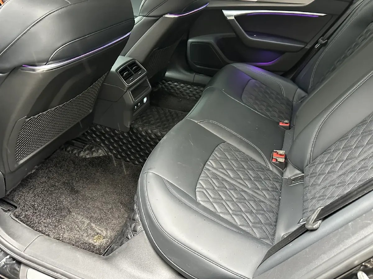 2022 Audi A6L 2.0T 190HP L4 7DCT,autocango,china used car exporter,china ev exporter,chinese used car exporter,chinese used ev exporter