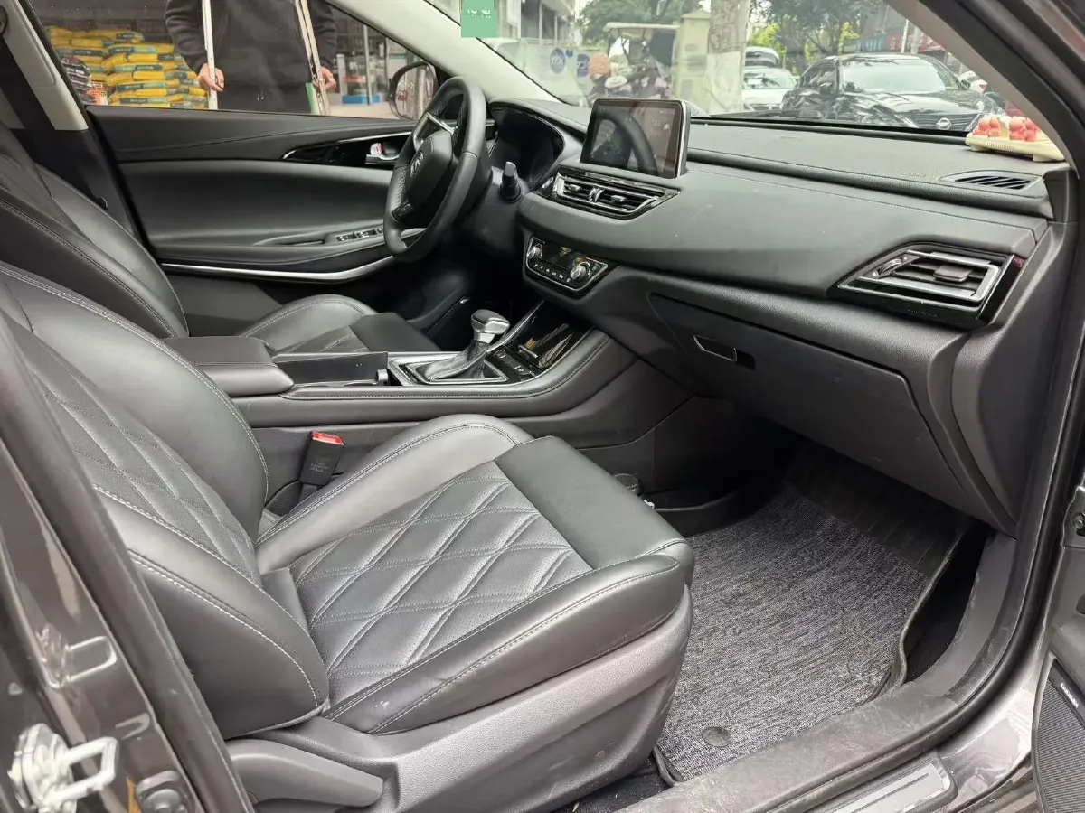 2022 ChangAn Raeton CC 1.5T 188HP L4 7DCT,autocango,china used car exporter,china ev exporter,chinese used car exporter,chinese used ev exporter