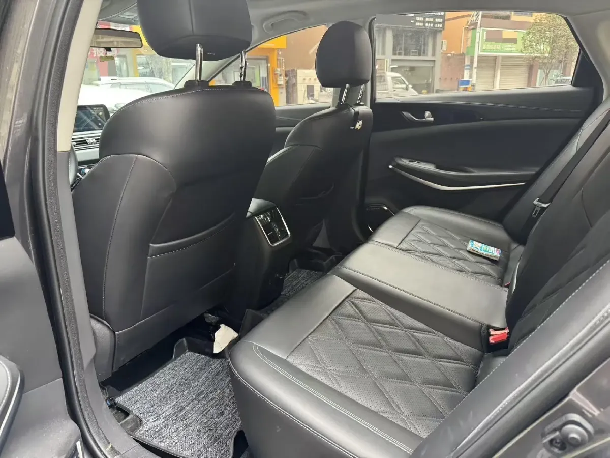 2022 ChangAn Raeton CC 1.5T 188HP L4 7DCT,autocango,china used car exporter,china ev exporter,chinese used car exporter,chinese used ev exporter