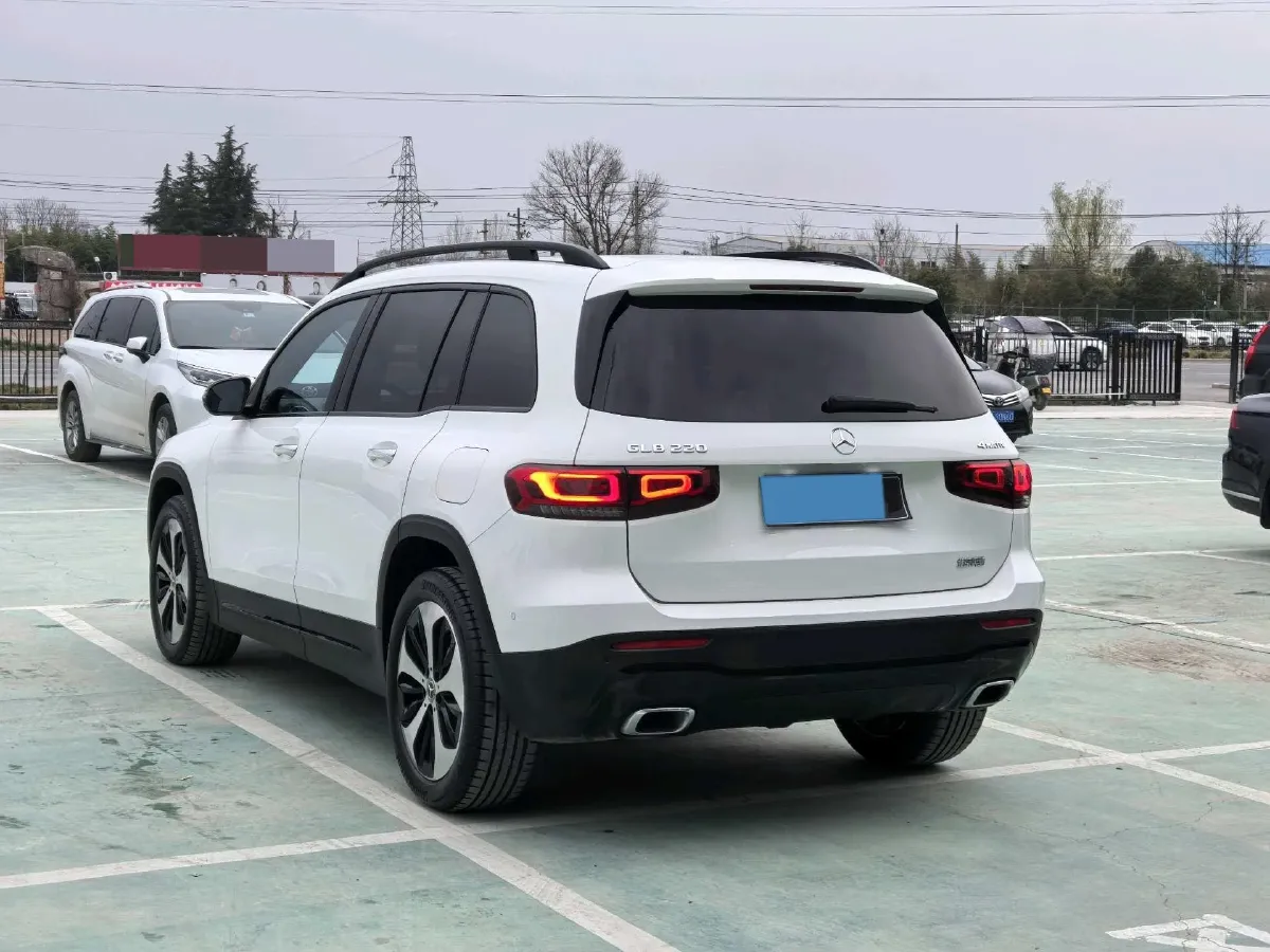 2022 Mercedes-Benz GLB Class 2.0T 190HP L4 8DCT,autocango,china used car exporter,china ev exporter,chinese used car exporter,chinese used ev exporter