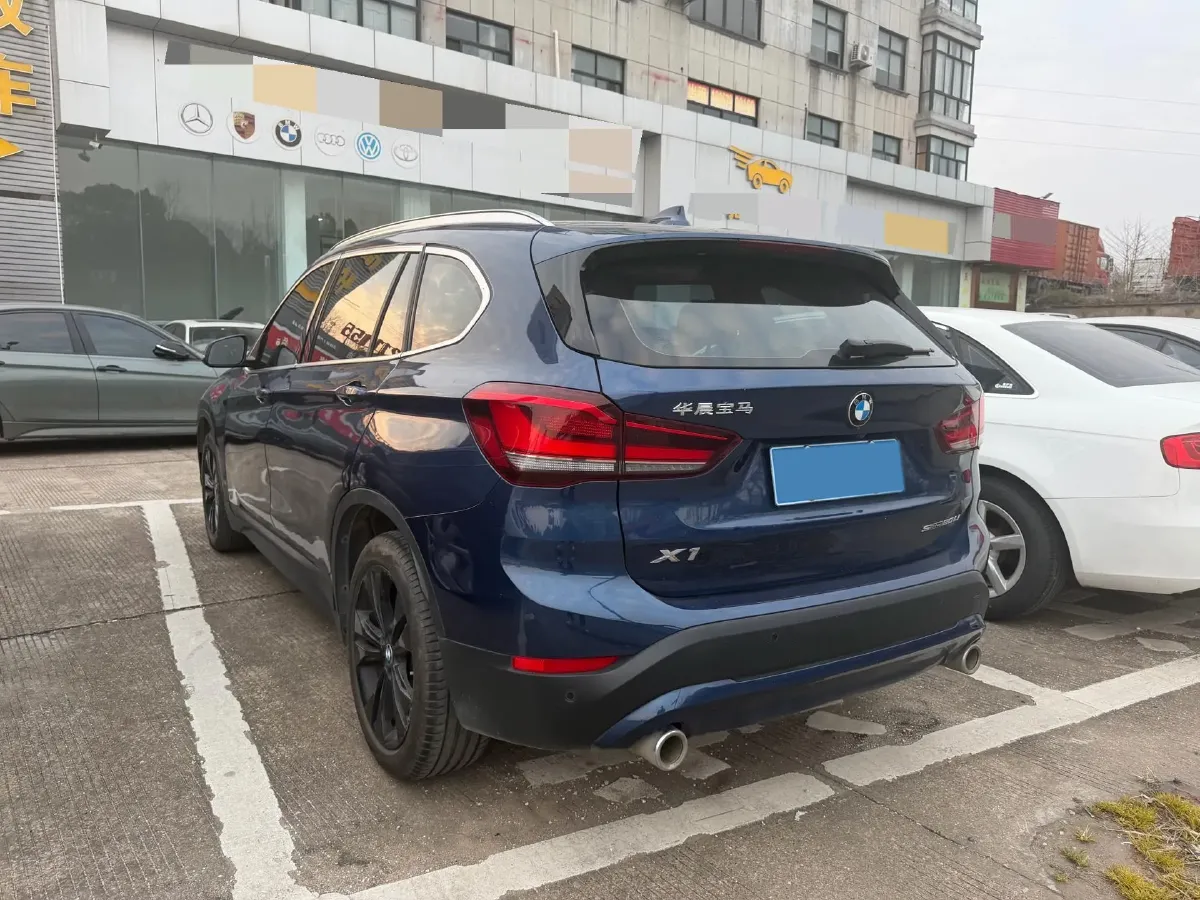 2021 BMW X1 1.5T 140HP L3 7DCT,autocango,china used car exporter,china ev exporter,chinese used car exporter,chinese used ev exporter