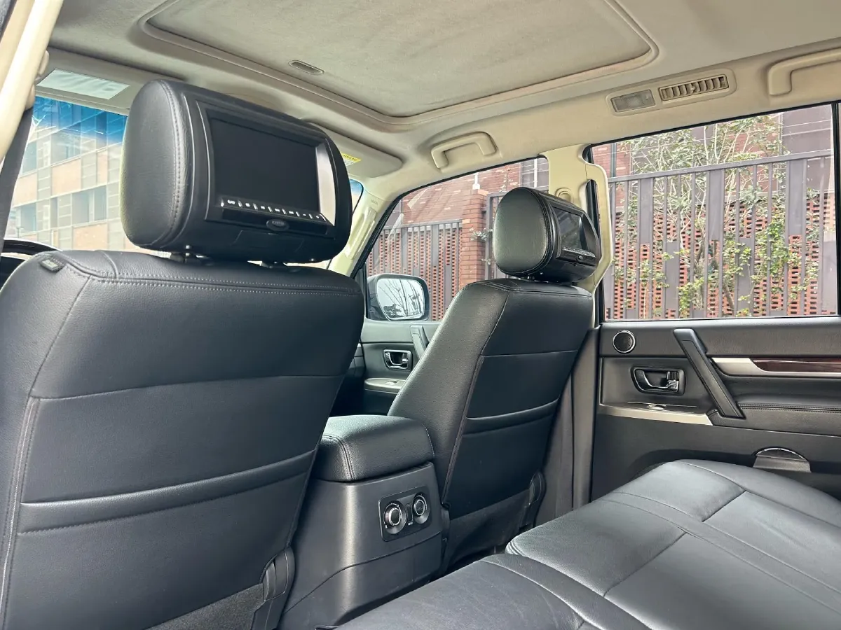 2017 Honda Jade 1.8L 141HP L4 5AT,autocango,china used car exporter,china ev exporter,chinese used car exporter,chinese used ev exporter