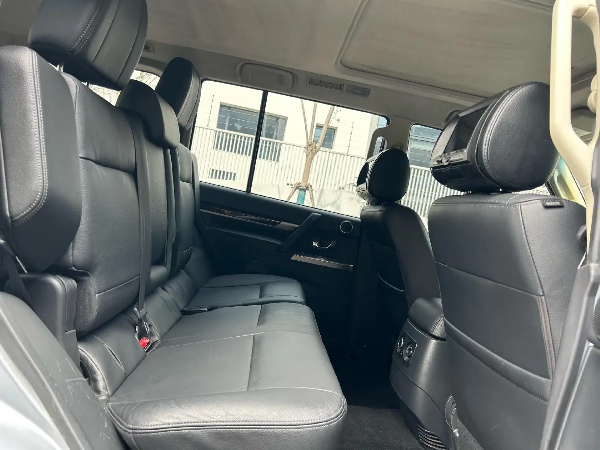 2017 Honda Jade 1.8L 141HP L4 5AT,autocango,china used car exporter,china ev exporter,chinese used car exporter,chinese used ev exporter