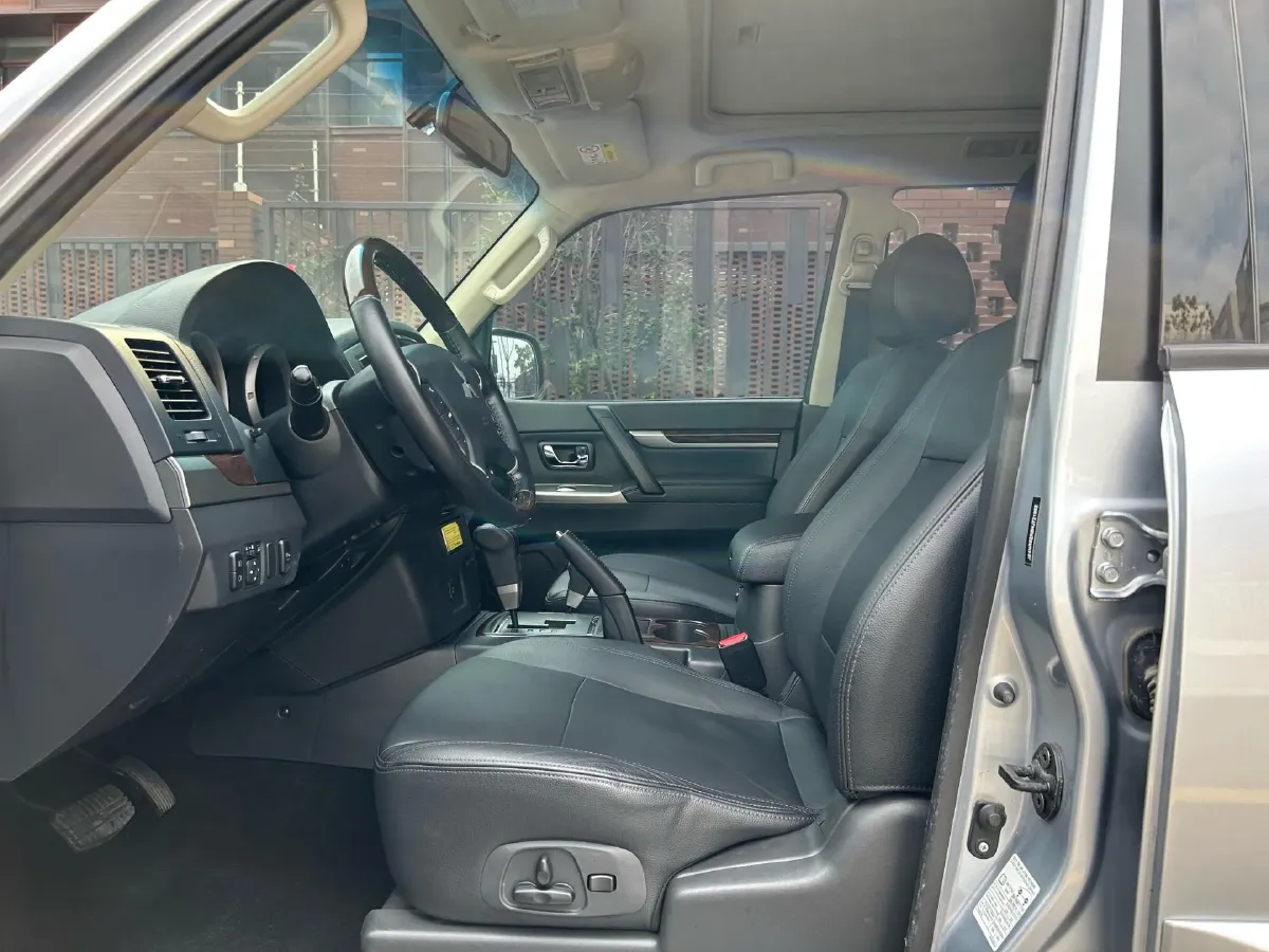 2017 Honda Jade 1.8L 141HP L4 5AT,autocango,china used car exporter,china ev exporter,chinese used car exporter,chinese used ev exporter