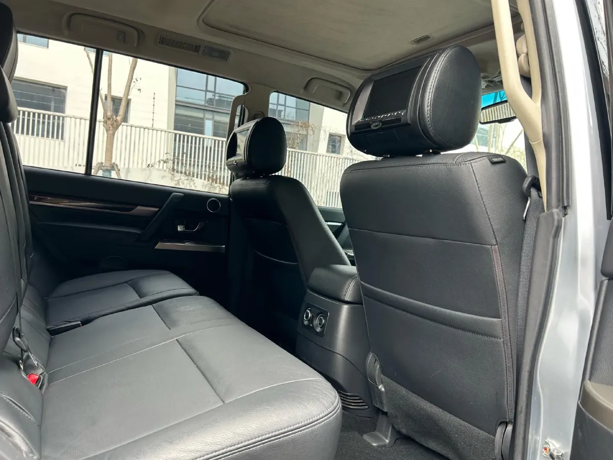 2017 Honda Jade 1.8L 141HP L4 5AT,autocango,china used car exporter,china ev exporter,chinese used car exporter,chinese used ev exporter