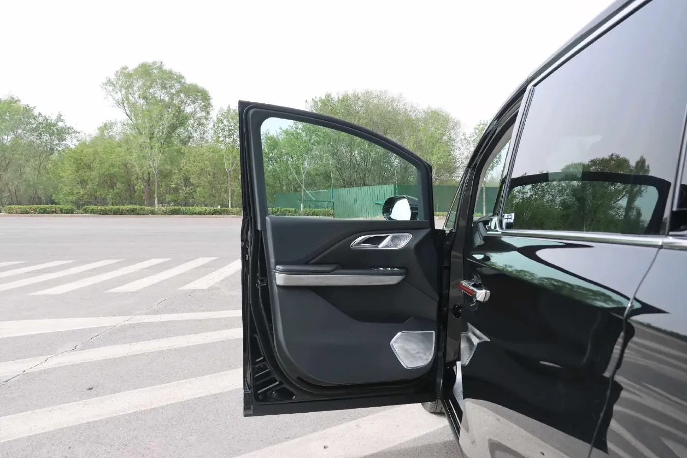 2024 HongQi HQ9 2.0T 163HP L4 1DHT PHEV 20.14KWH,autocango,china used car exporter,china ev exporter,chinese used car exporter,chinese used ev exporter