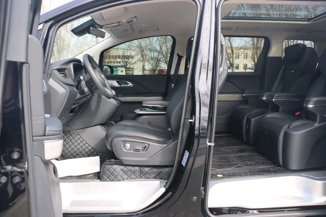 2024 HongQi HQ9 2.0T 163HP L4 1DHT PHEV 20.14KWH,autocango,china used car exporter,china ev exporter,chinese used car exporter,chinese used ev exporter