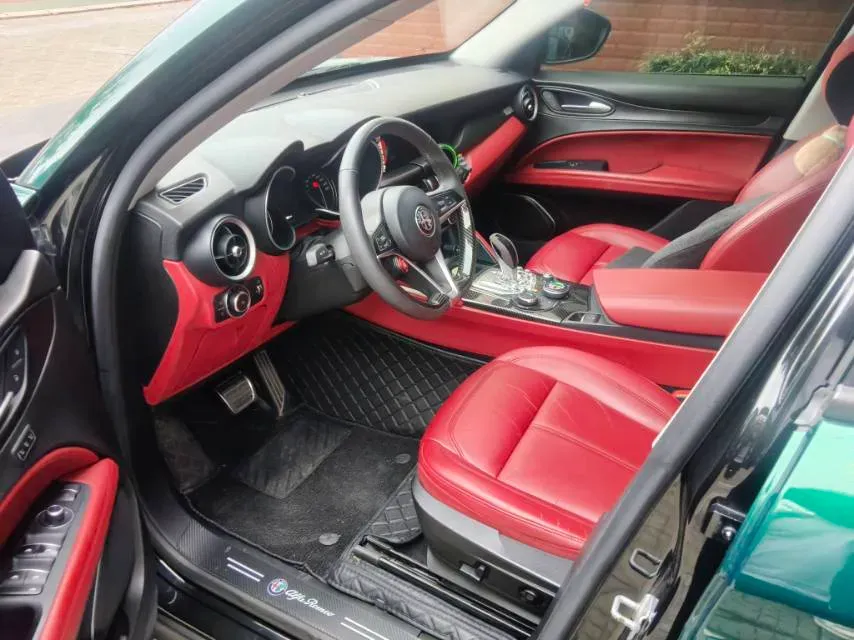 2017 Jaguar XE 2.0T 240HP L4 8AT,autocango,china used car exporter,china ev exporter,chinese used car exporter,chinese used ev exporter