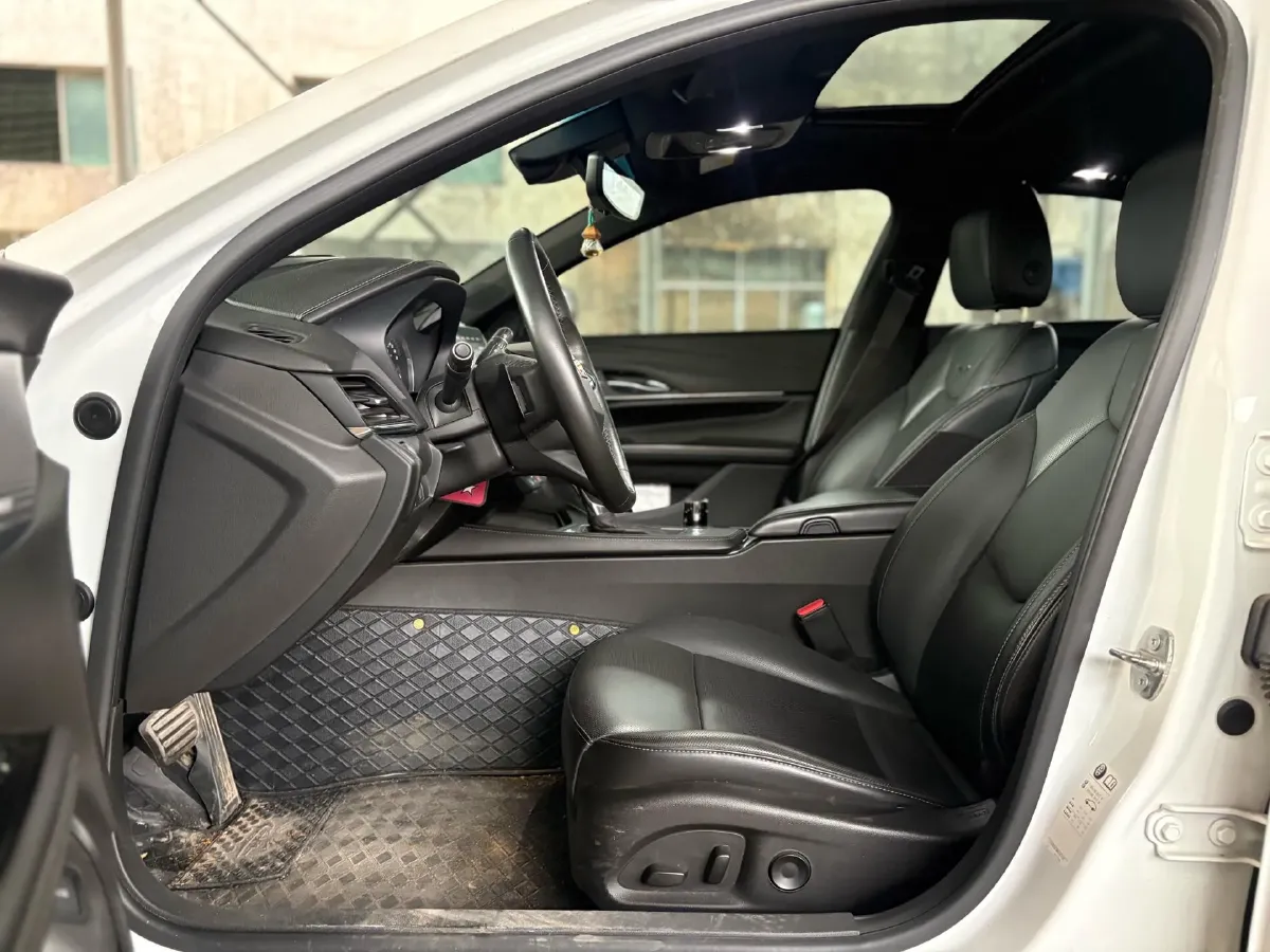 2021 Cadillac CT4 2.0T 237HP L4 8AT,autocango,china used car exporter,china ev exporter,chinese used car exporter,chinese used ev exporter