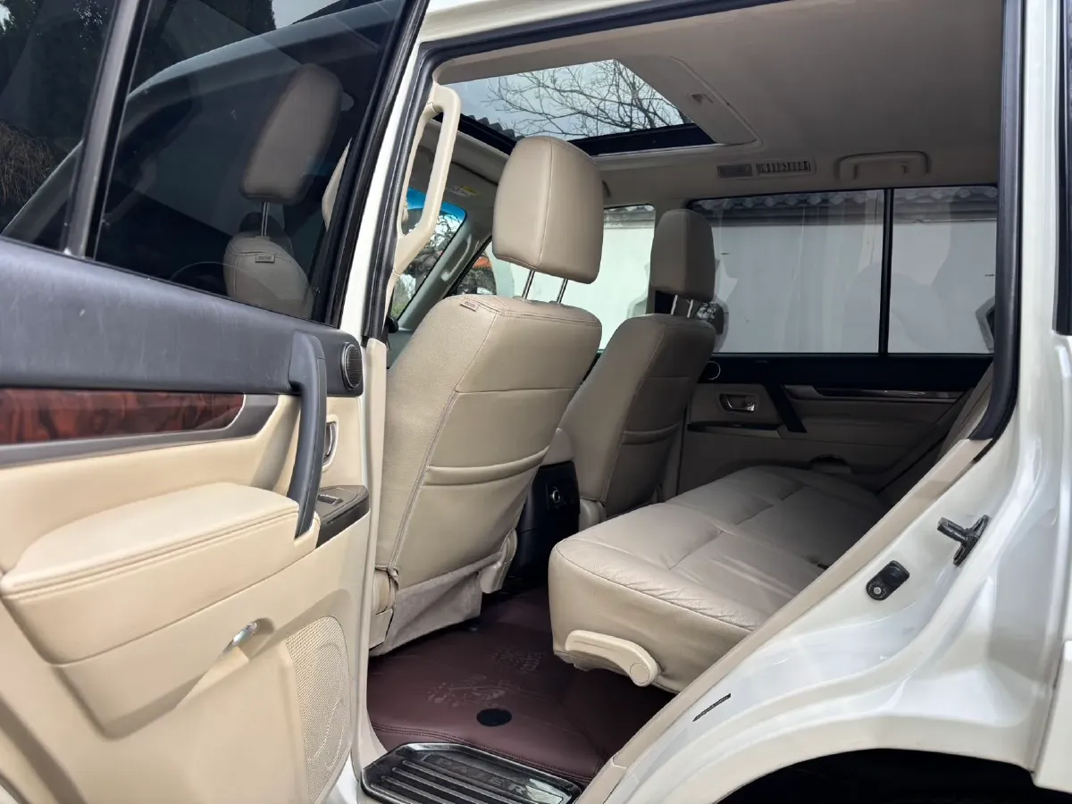 2017 Beijing BJ80 2.3T 250HP L4 6AT,autocango,china used car exporter,china ev exporter,chinese used car exporter,chinese used ev exporter