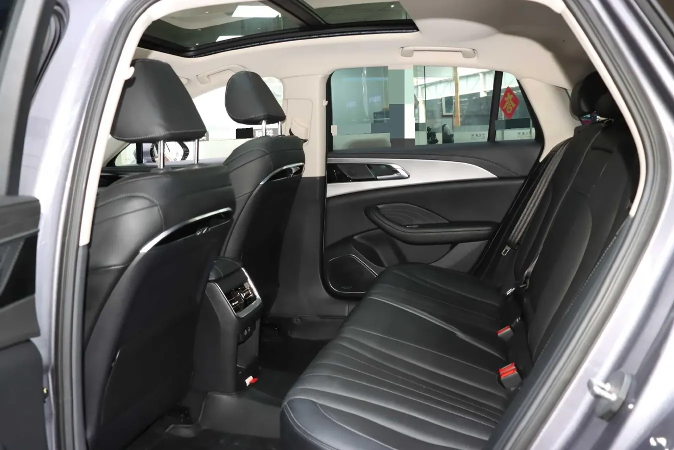 2023 HongQi H5 2.0T 224HP L4 8AT,autocango,china used car exporter,china ev exporter,chinese used car exporter,chinese used ev exporter