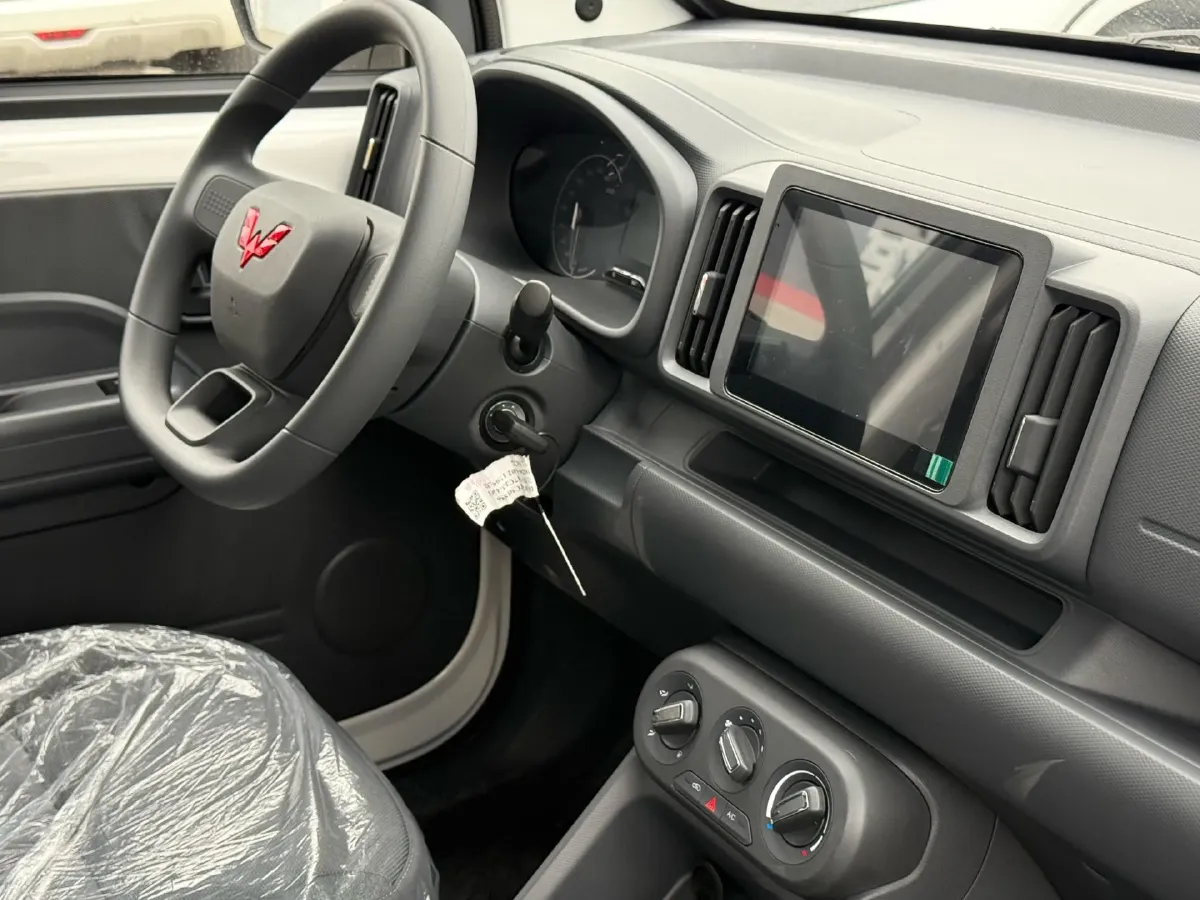 2023 WuLing RongGuang EV BEV 31.9KWH,autocango,china used car exporter,china ev exporter,chinese used car exporter,chinese used ev exporter