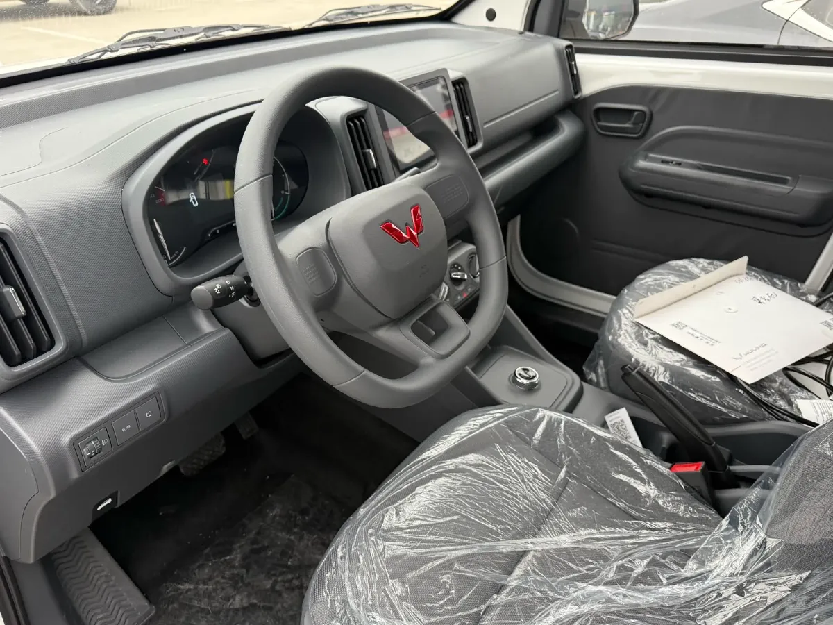 2023 WuLing RongGuang EV BEV 31.9KWH,autocango,china used car exporter,china ev exporter,chinese used car exporter,chinese used ev exporter