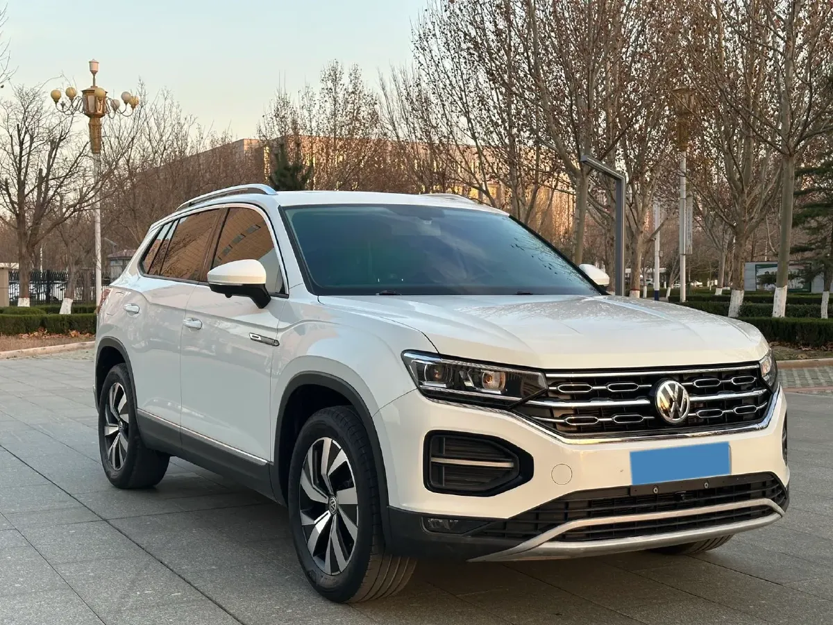 2019 MINI CLUBMAN 1.5T 102HP L3 6AT,autocango,china used car exporter,china ev exporter,chinese used car exporter,chinese used ev exporter