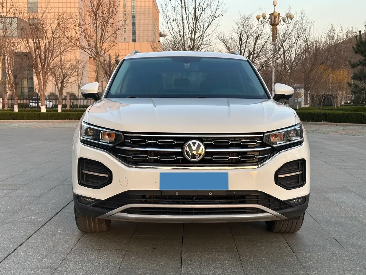 2019 MINI CLUBMAN 1.5T 102HP L3 6AT,autocango,china used car exporter,china ev exporter,chinese used car exporter,chinese used ev exporter