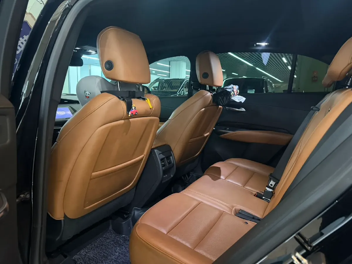 2022 Cadillac XT4 2.0T 237HP L4 9AT,autocango,china used car exporter,china ev exporter,chinese used car exporter,chinese used ev exporter