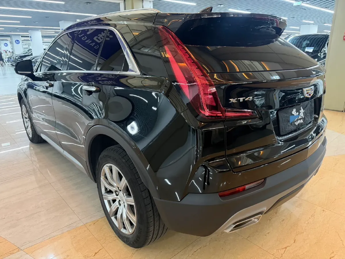 2022 Cadillac XT4 2.0T 237HP L4 9AT,autocango,china used car exporter,china ev exporter,chinese used car exporter,chinese used ev exporter