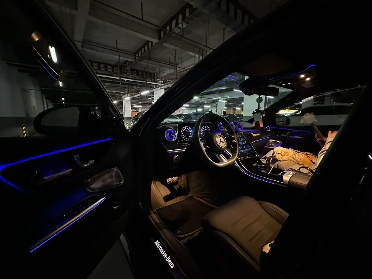 2025 Mercedes-Benz C Class 1.5T 204HP L4 9AT,autocango,china used car exporter,china ev exporter,chinese used car exporter,chinese used ev exporter