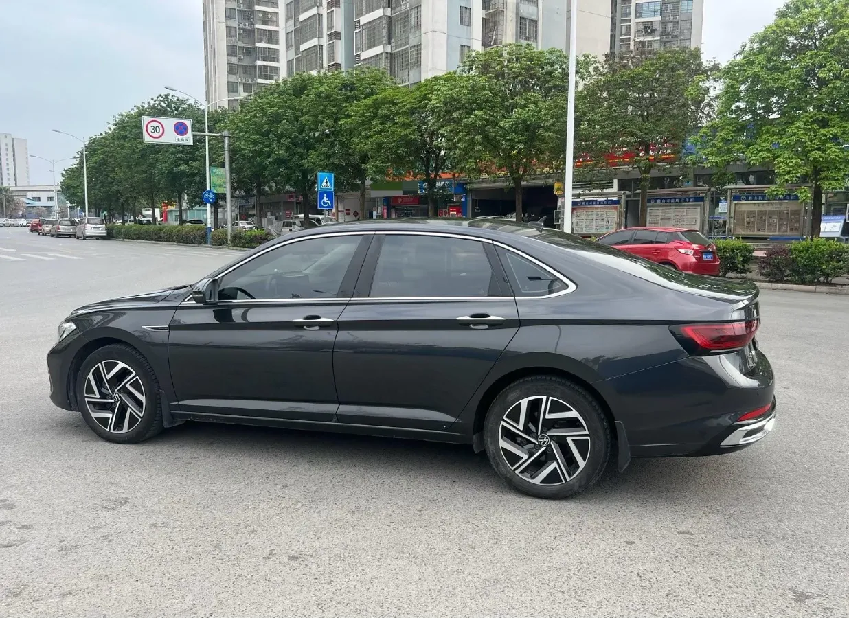 2023 Volkswagen Sagitar 1.5T 160HP L4 7DCT,autocango,china used car exporter,china ev exporter,chinese used car exporter,chinese used ev exporter