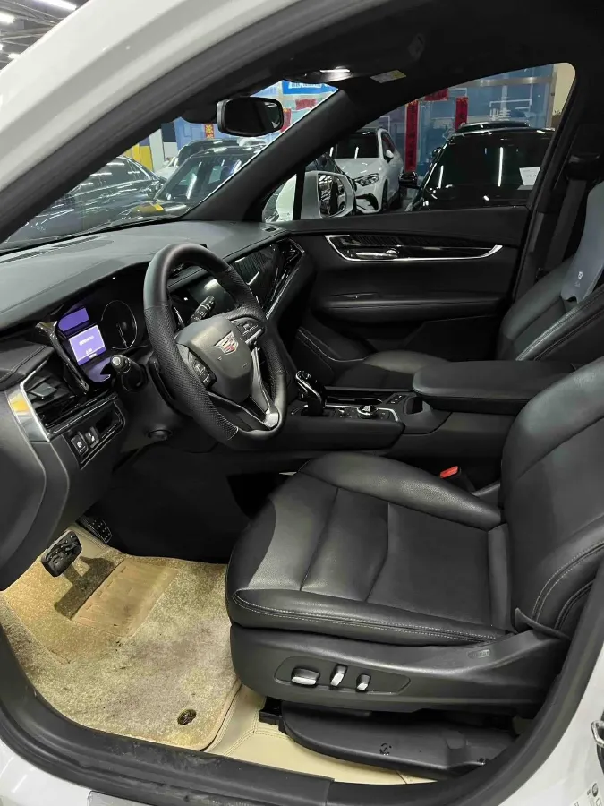 2022 Cadillac XT6 2.0T 237HP L4 9AT,autocango,china used car exporter,china ev exporter,chinese used car exporter,chinese used ev exporter