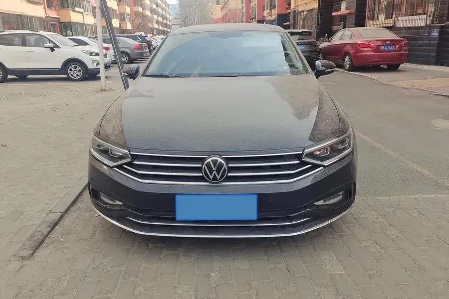 2020 Volkswagen Magotan 2.0T 186HP L4 7DCT,autocango,china used car exporter,china ev exporter,chinese used car exporter,chinese used ev exporter