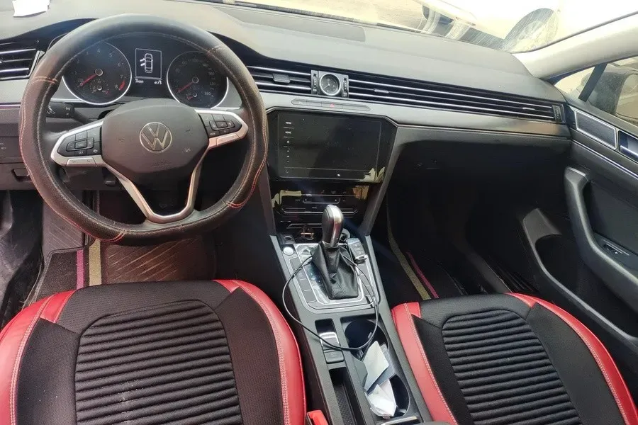 2020 Volkswagen Magotan 2.0T 186HP L4 7DCT,autocango,china used car exporter,china ev exporter,chinese used car exporter,chinese used ev exporter