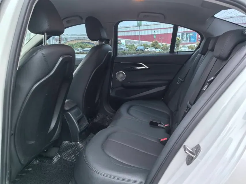 2022 BMW 1 Series 1.5T 140HP L3 7DCT,autocango,china used car exporter,china ev exporter,chinese used car exporter,chinese used ev exporter